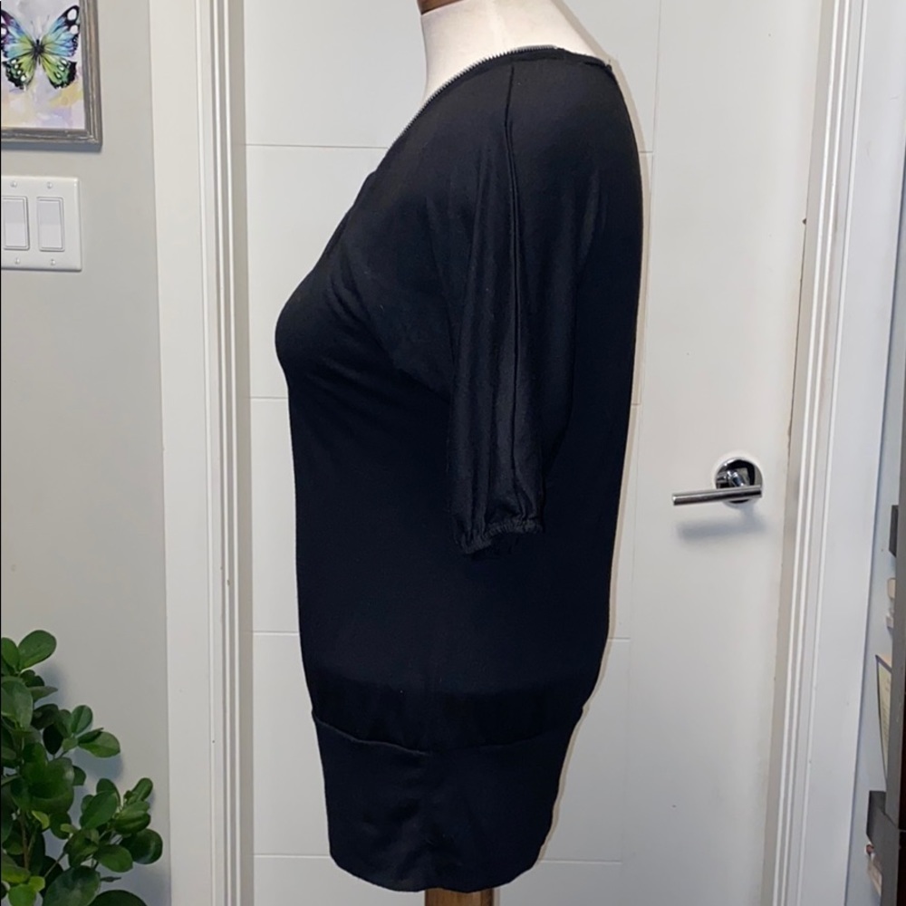 Small black zipper top - Picture 2 of 4